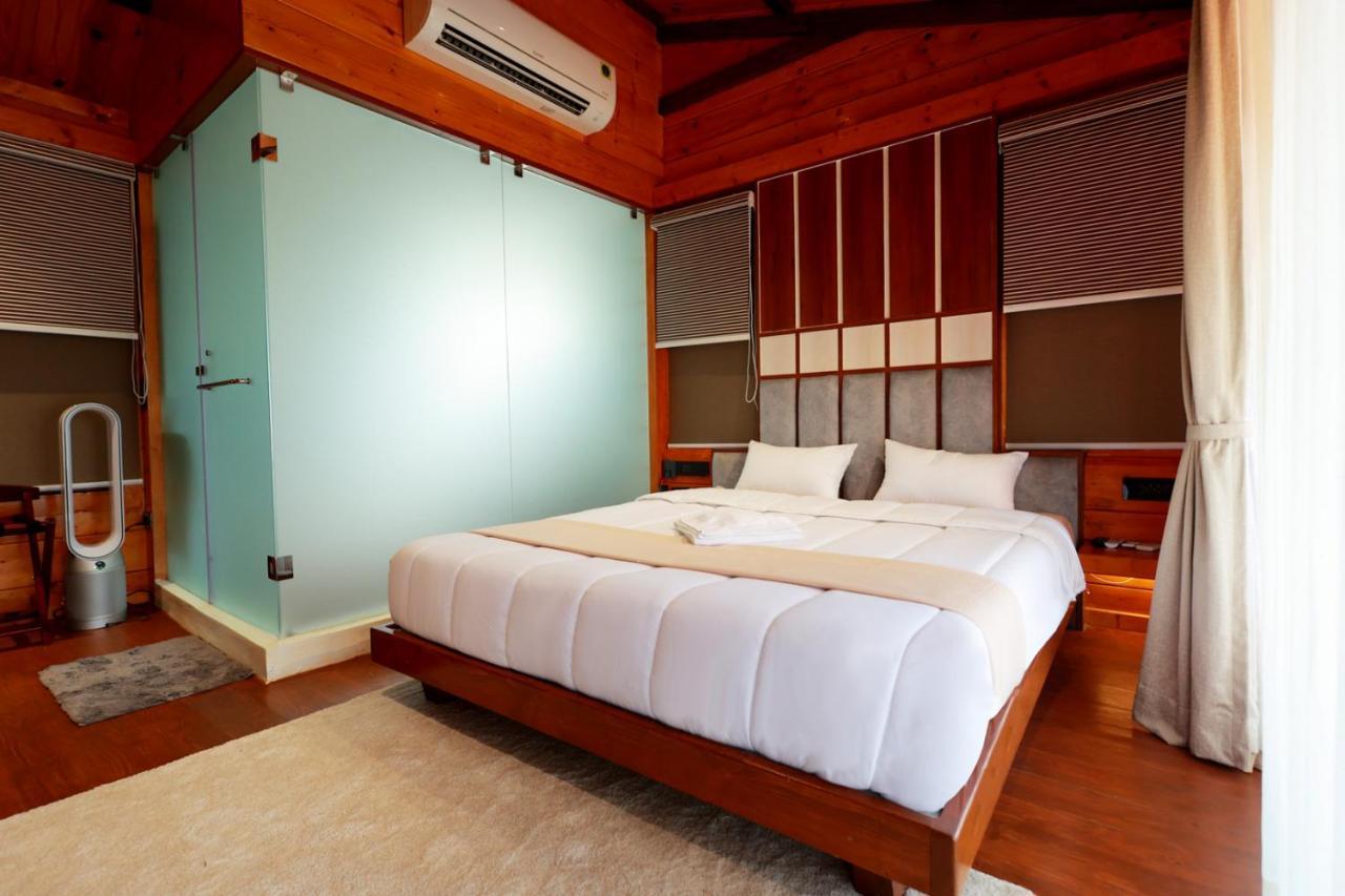 Wooden Ecr Sea Resort ポンディシェリ エクステリア 写真